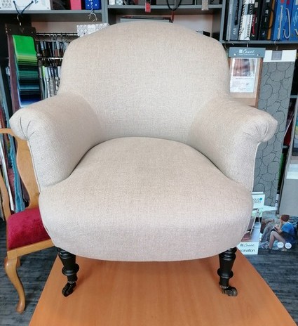 Fauteuil avant restauration 15